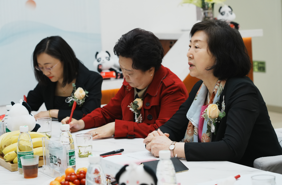 山西省衛(wèi)健委原黨組副書記、山西省優(yōu)生科學(xué)協(xié)會黨支部書記張曉清在座談會上做重要發(fā)言